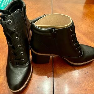 Brand New Naturalizer Black Bootie.